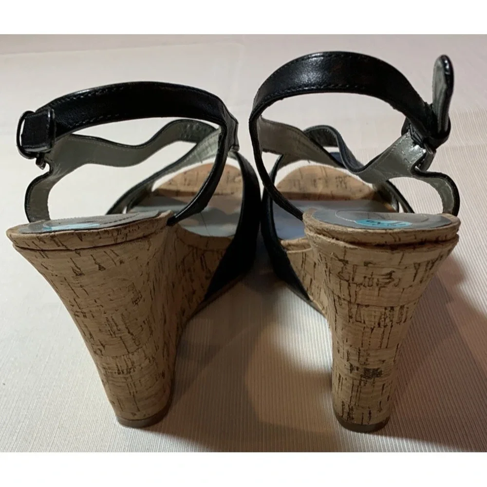 GUESS STRAPPY CORK WEDGE SANDALS 7.5 M BLACK